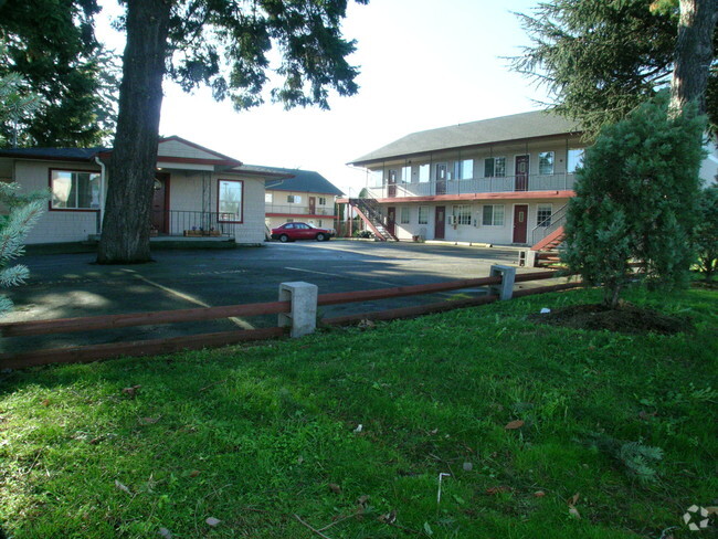 Building Photo - Fairway Apartments