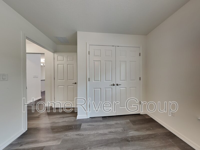 Building Photo - 129 Redwood Rd