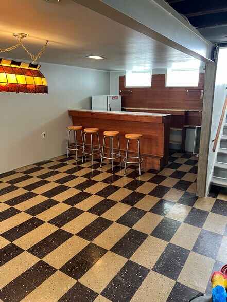 Building Photo - 837 E 218th St