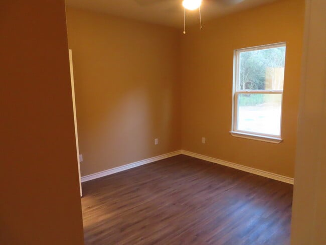 Building Photo - 12885 County Rd 433
