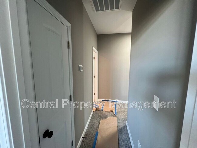 Building Photo - 1510 Buncombe Rd