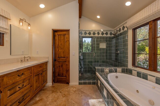 Building Photo - Outdoor Oasis