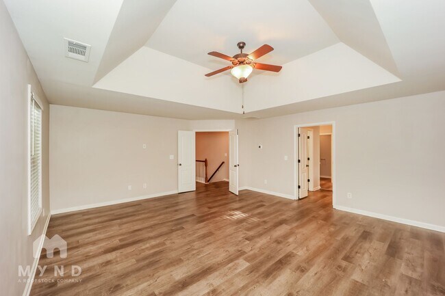 Building Photo - 5660 Halsey trc