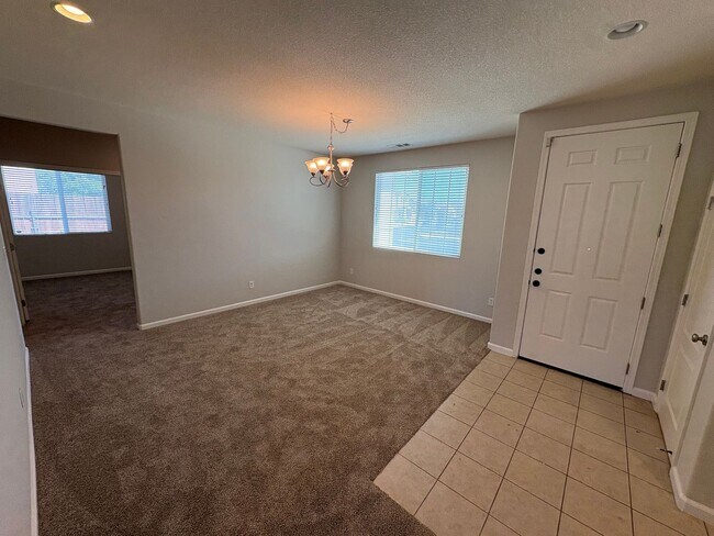 Building Photo - 1332 Tuolumne Way