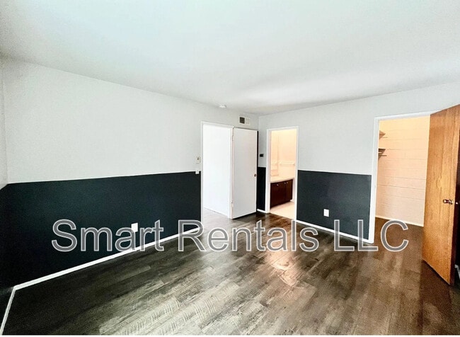 Building Photo - 9955 Chateau Roi Dr