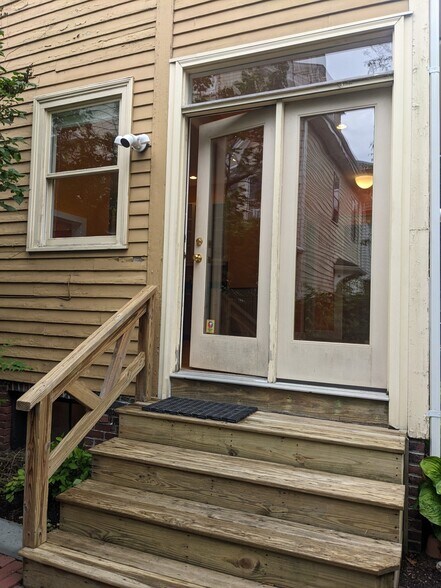 Building Photo - 29 Ellsworth Ave