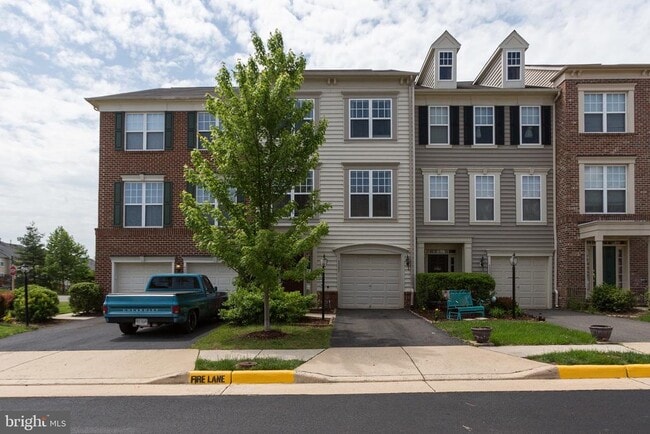 Primary Photo - 43237 Highgrove Terrace