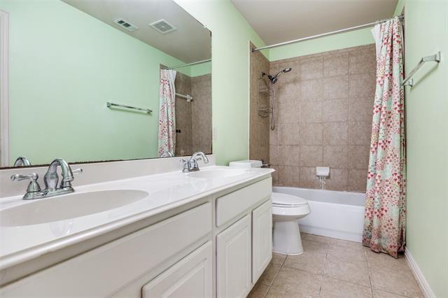 Building Photo - 917 Ozark Dr