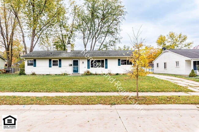 Primary Photo - 1727 Maplewood Rd