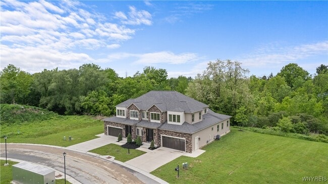 Building Photo - 10 Bentley Dr