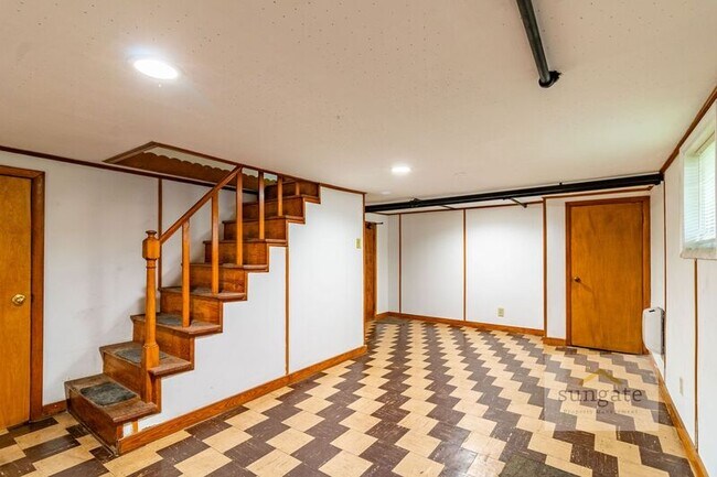 Building Photo - 3218 Evergreen Ave