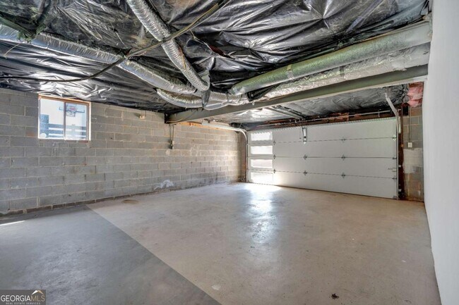 Building Photo - 3819 Dora Dr SE