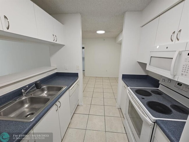 Building Photo - 12136 St.Andrews Pl