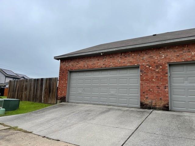 Building Photo - 815 Valleybrooke Dr