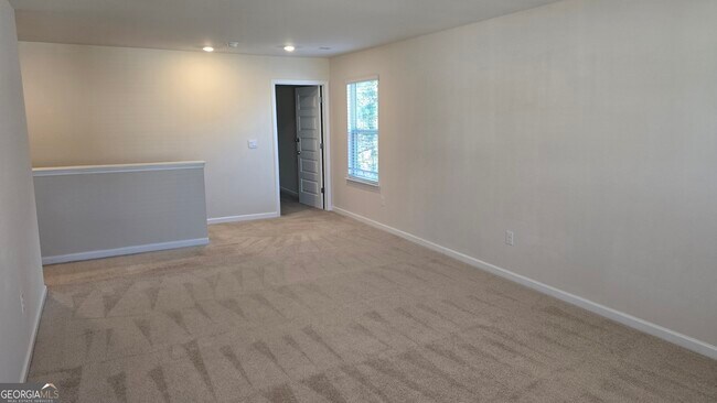 Building Photo - 13106 Vista Dr SE