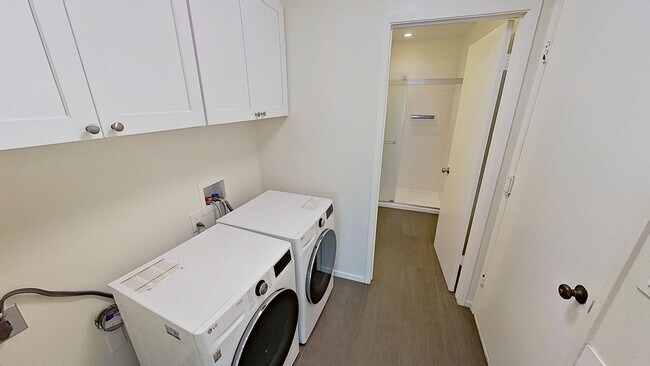Building Photo - 4745 Camino Del Rey