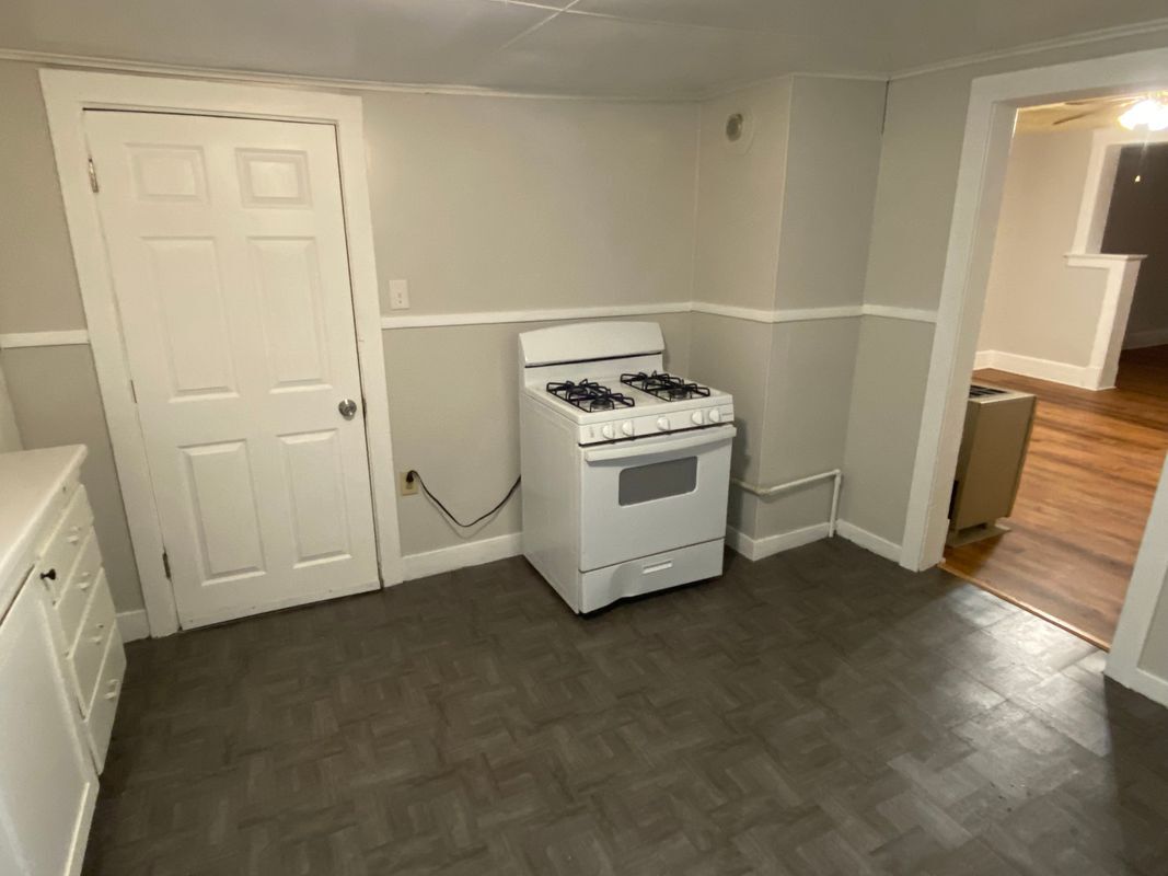 Building Photo - 130 Congress St