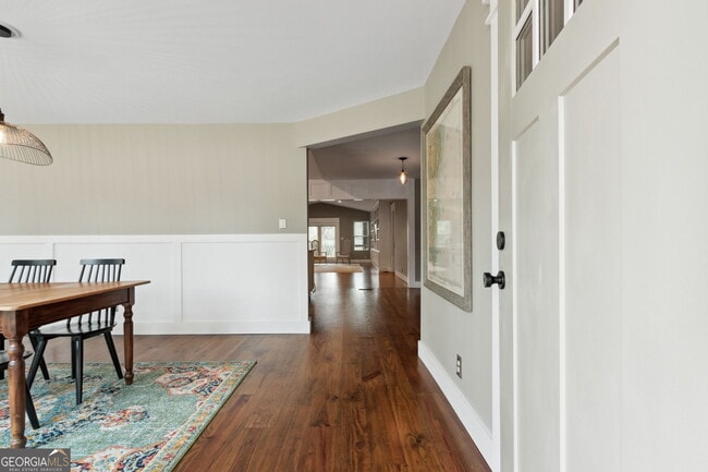 Building Photo - 208 Bishop Cir