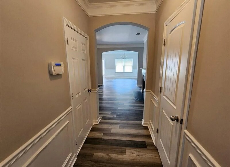 Building Photo - 1620 Townview Ln