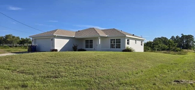 Building Photo - 1509 Sara Ave S