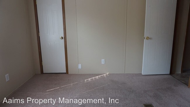 Building Photo - 4 br, 2.5 bath House - 7129 Hypony Trail