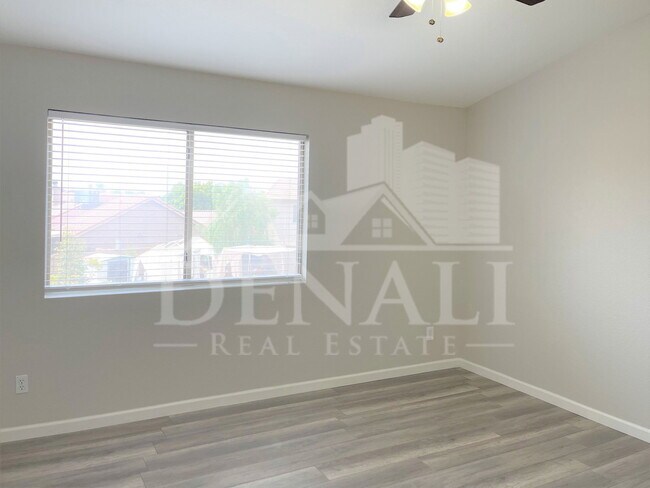 Building Photo - 8535 W Vogel Ave