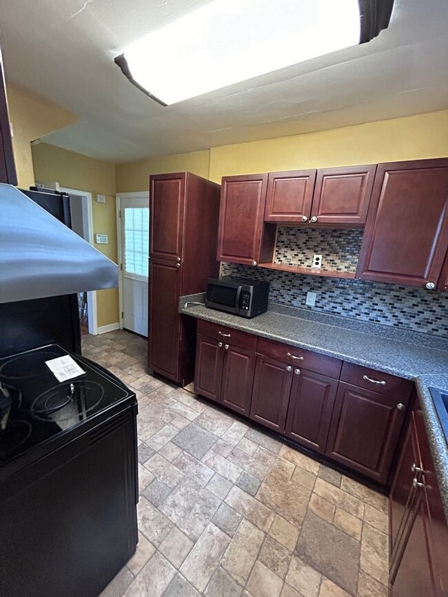 Building Photo - Cute 3 bedroom home, Fantastic Location!