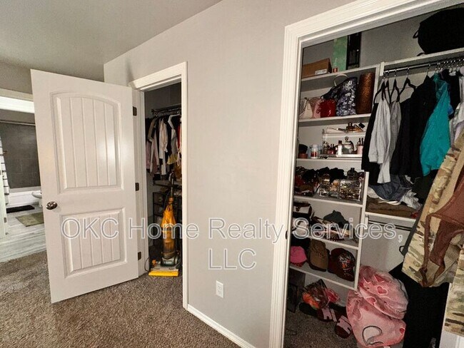 Building Photo - 4122 Bonaparte Blvd