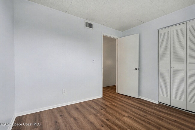 Building Photo - 204 Seminole Ave W