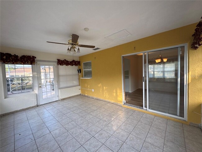 Building Photo - 5440 SW 100th Loop