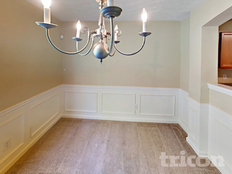 Building Photo - 9453 Lakeview Rd