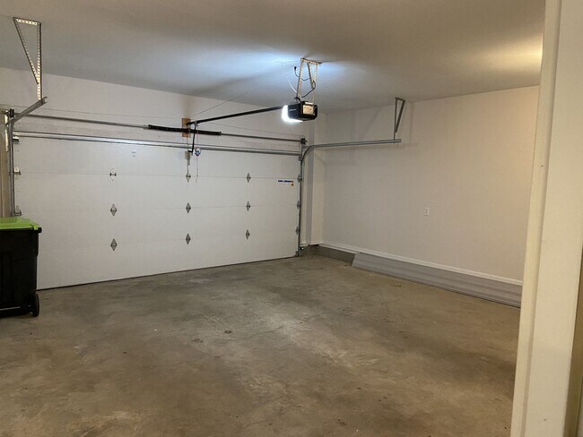 Building Photo - 602 Alvin Rd
