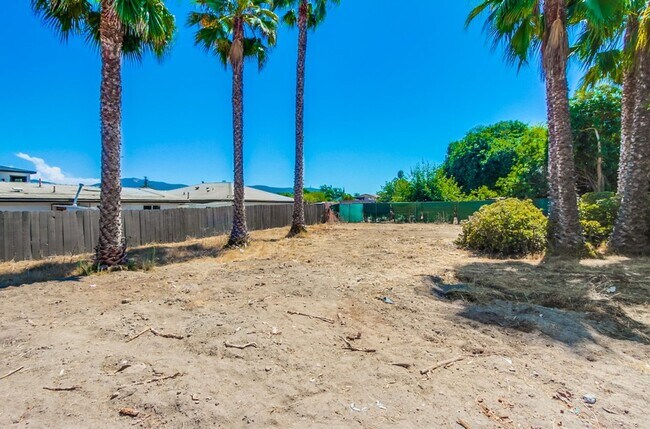 Building Photo - Charming & Upgraded San Marcos Home with P...