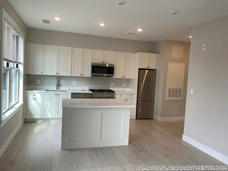 Building Photo - 197 Green St