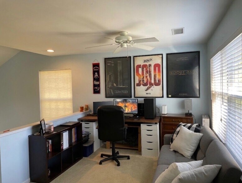 Building Photo - 376 Maidstone Ct