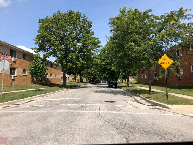 Building Photo - 1 Bedroom Apartment-St. Francis