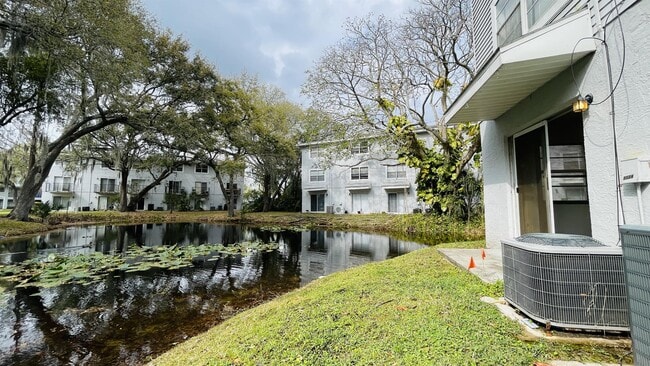 Building Photo - 7120 Waterside Dr
