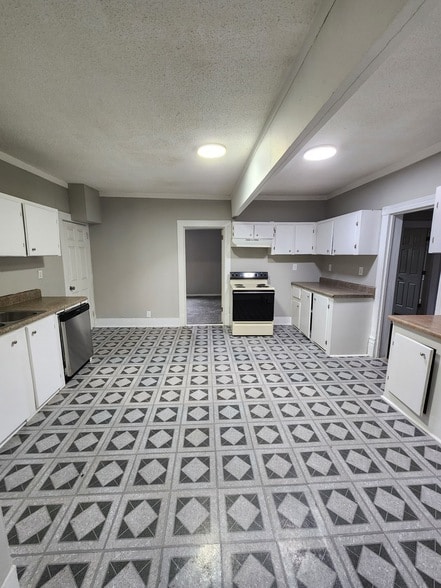 Building Photo - 401 N Polk St