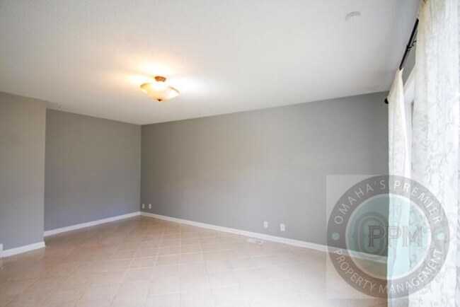 Building Photo - Beautiful and Spacious 3 Bd/3Ba with finished basement