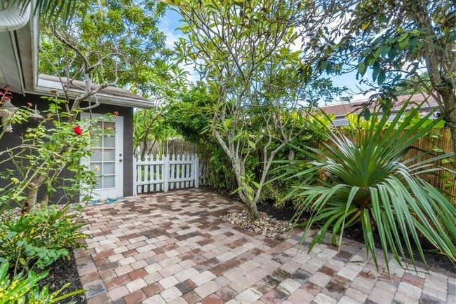 Building Photo - 1911 Parker Ave