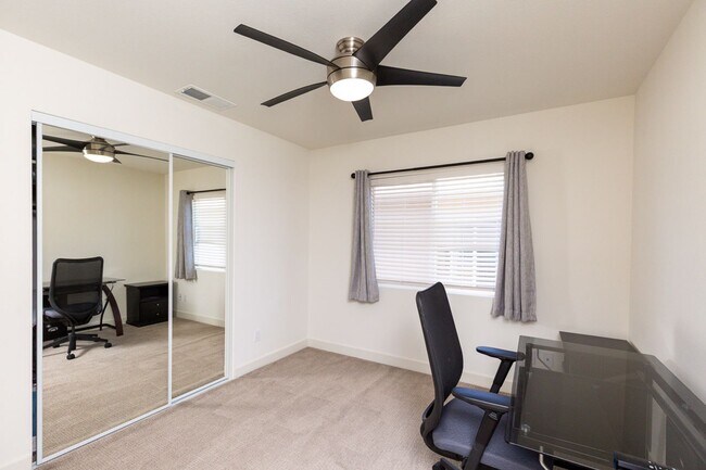 Building Photo - 4 Bed, 2.5 Bath - Lemon Grove Single Famil...