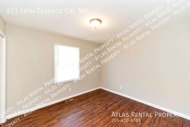 Building Photo - 633 16th Terrace Cir NW