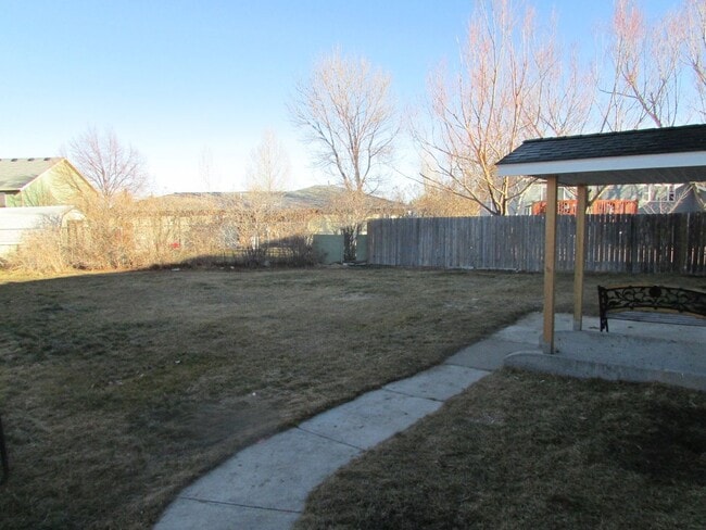 Building Photo - 510 S Circle Dr