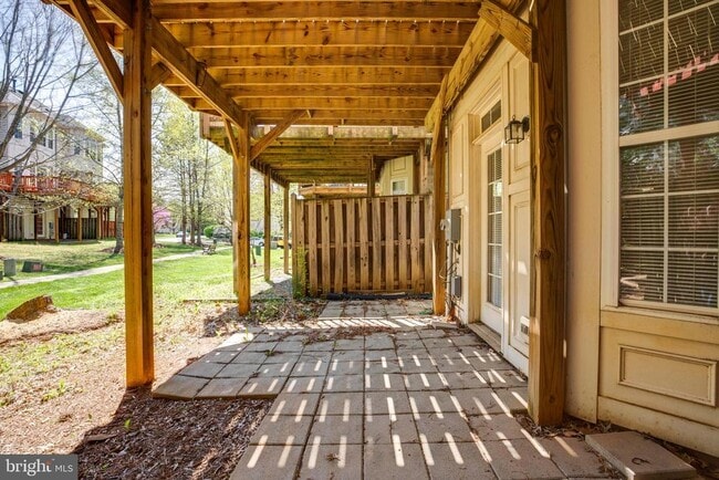 Building Photo - 4527 English Holly Dr