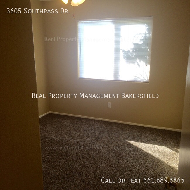 Building Photo - 3605 Southpass Dr