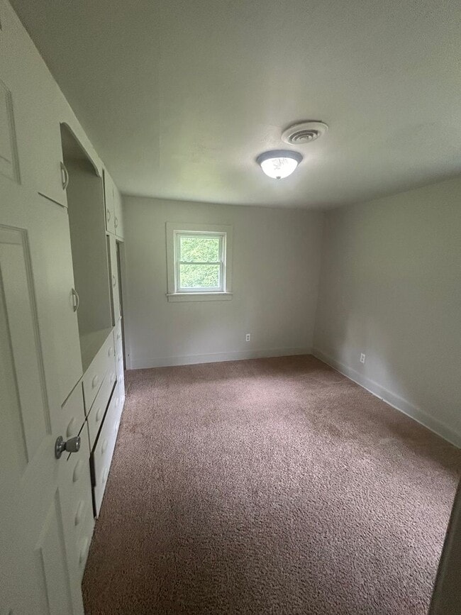 Building Photo - 2806 Rousseau Ave