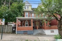 Building Photo - 728 E 6th St