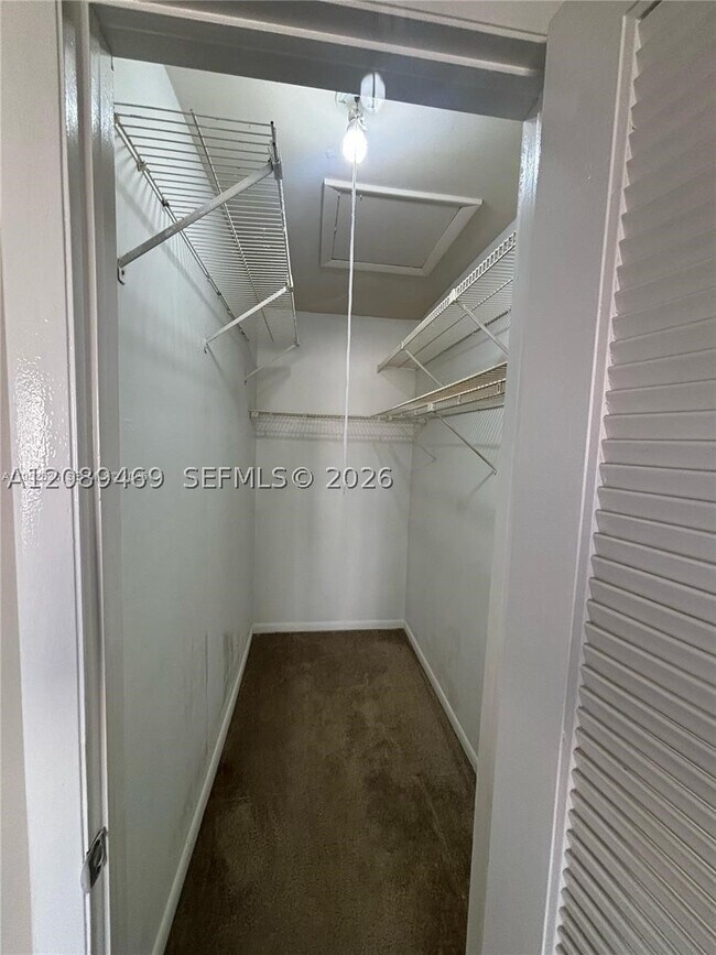 Building Photo - 179 Canterbury H