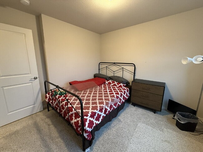 Building Photo - 2865 Endive Dr