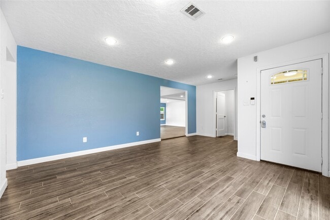 Building Photo - 4513 W 43rd St
